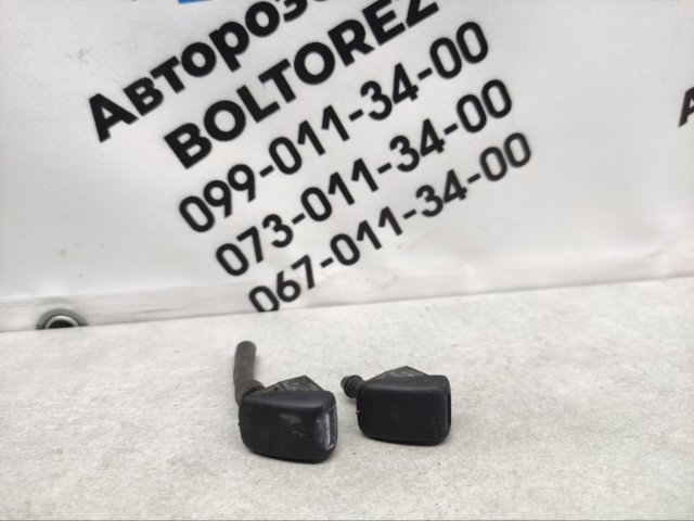 Форсунка омивача лобового скла 3B0955985 VAG