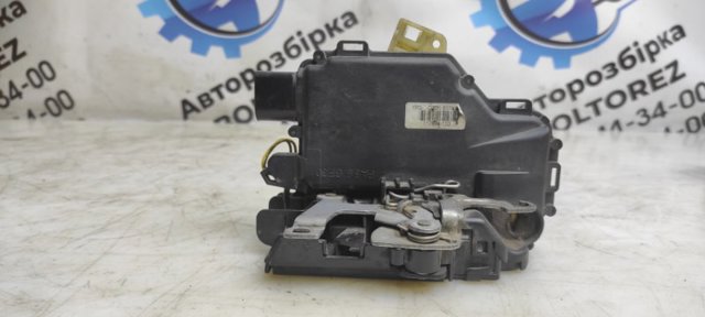 Замок водійських дверей 3B1837015 VAG