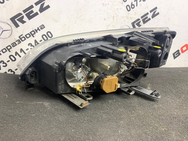 Фара передня права 3M5113100AA FORD
