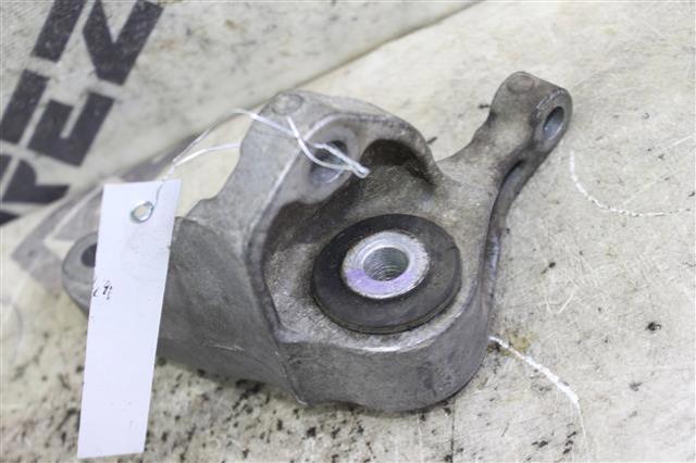 Подушка (опора) двигуна, задня 3M516P093AE FORD