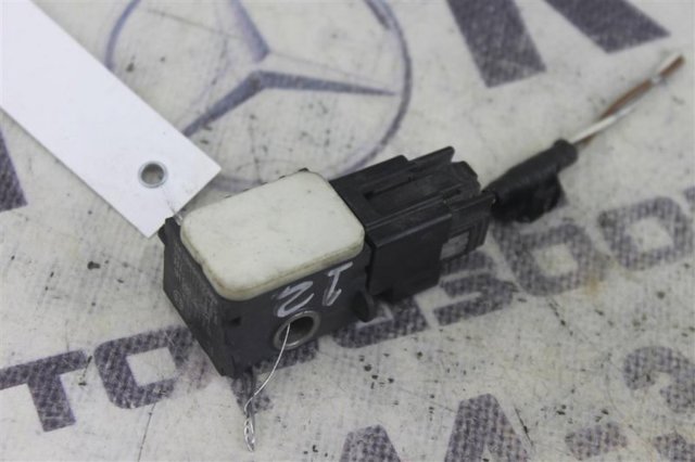 Датчик Айрбег передній 3M5T14B006AD MAZDA