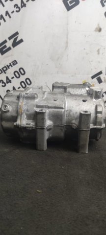 Компресор кондиціонера 422000533 TOYOTA