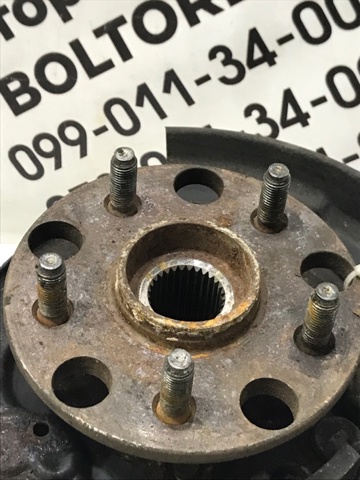 Цапфа - поворотний кулак задній, правий 4230430090 TOYOTA