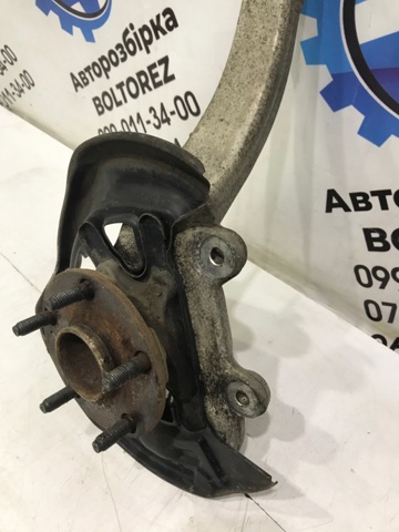 Цапфа поворотна ліва 4320253010 TOYOTA