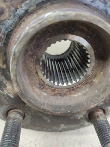 Цапфа - поворотний кулак передній, лівий 4321242080 TOYOTA