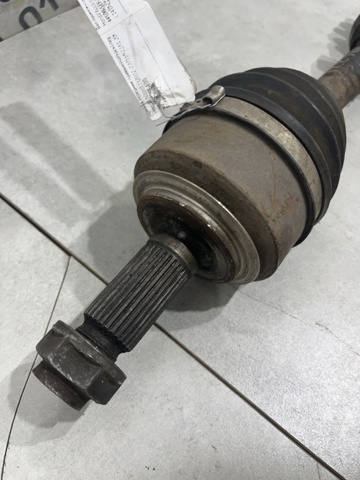 Піввісь передня, права 44305SEFE00 HONDA