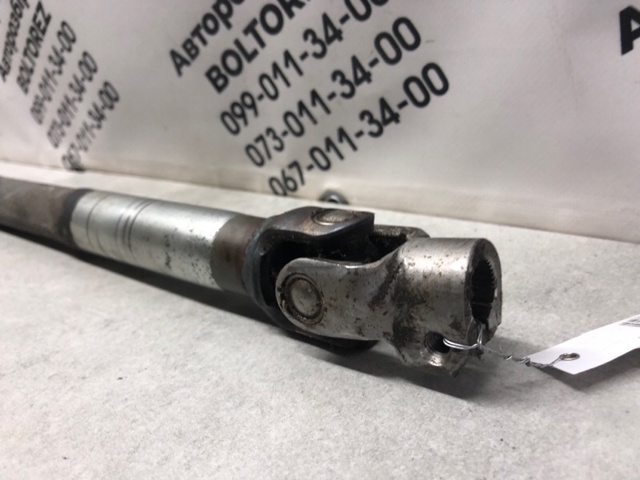 Вал рульової колонки, нижній 4526050080 TOYOTA