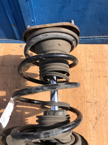 Пружина передньої підвіски 4813105860 TOYOTA