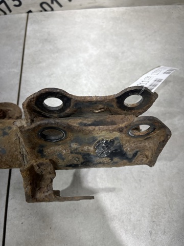 Стійка передня права 4851080285 TOYOTA