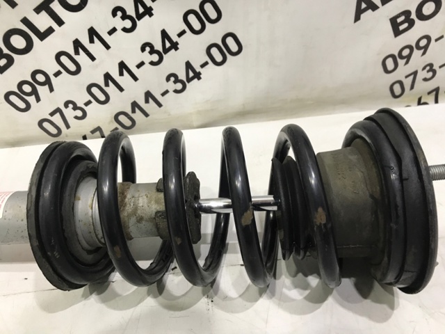 Амортизатор передньої підвіски 4851080359 TOYOTA