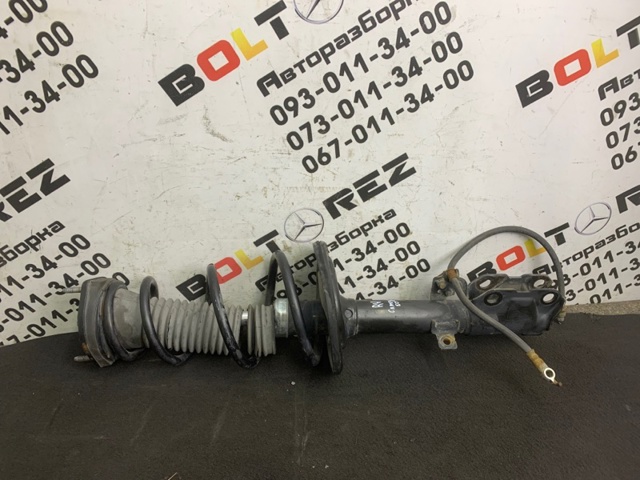 Амортизатор задній, правий 4853009Z20 TOYOTA
