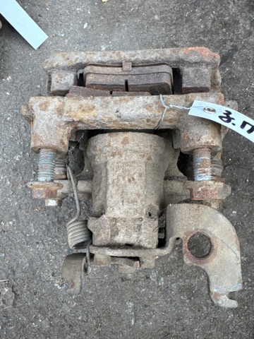 Скоба супорту заднього 4922620 FORD