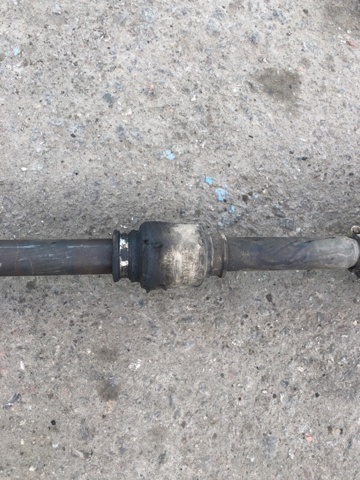Піввісь передня, права 495002L010 HYUNDAI