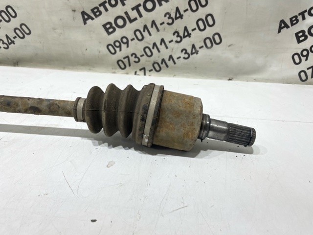 Напіввісь задня 496002B900 HYUNDAI