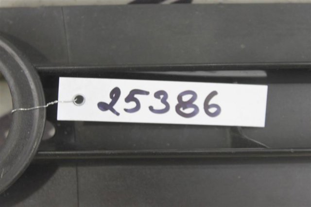 Решітка переднього бампера, ліва 4F0807681A VAG