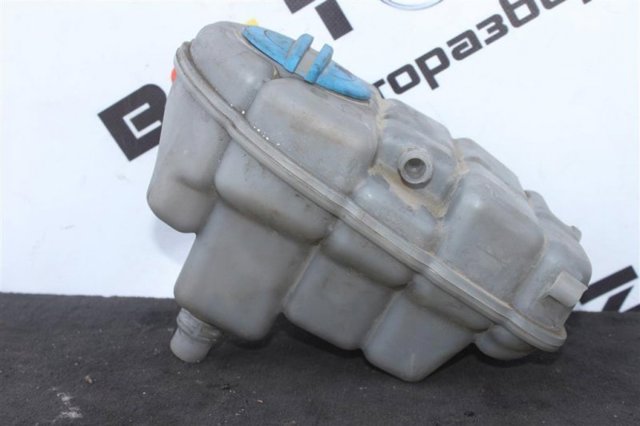 Бачок для води 4G0121403G VAG