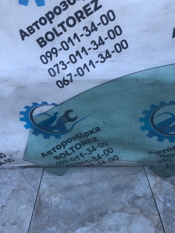 Скло пасажирських дверей 4G0845202 VAG