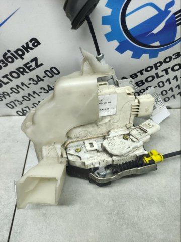 Замок задніх дверей, правих 4G2837016 VAG