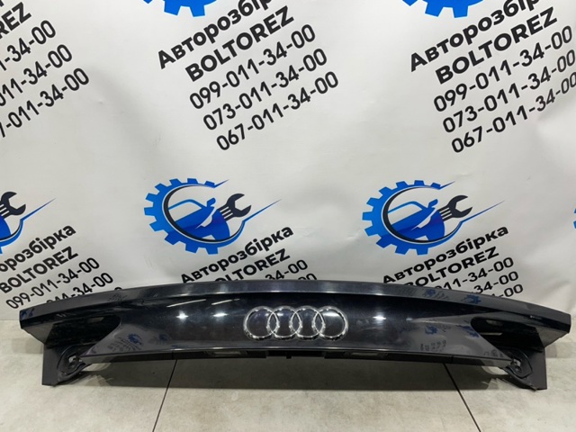 Накладка 5-ї двері, нижня 4G8827987 VAG