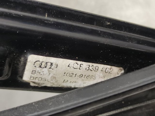 Склопідйомник задніх правих дверей 4G8839462C VAG