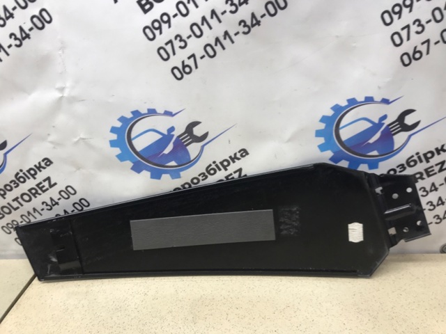 Накладка стійки кузова зовнішня, центральна права 4G8853290 VAG