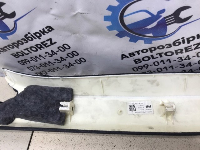 Обшивка стійки кузова внутрішня, передня права 4G8867234 VAG