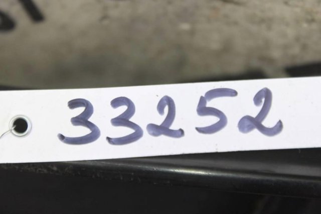 Решітка переднього бампера, ліва 4L0807681 VAG