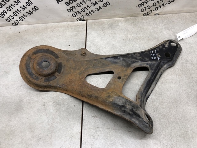 Кронштейн передньої балки 5103548020 TOYOTA