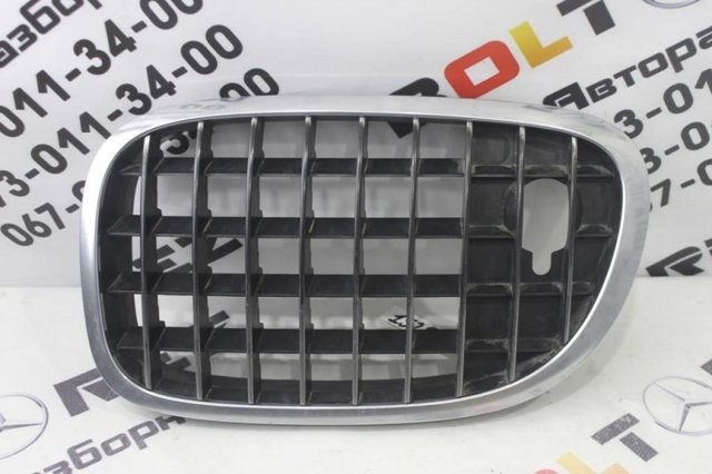 Решітка радіатора ліва 51137203197 BMW