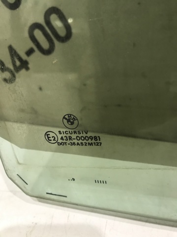 Скло задніх дверей, лівих 51348159171 BMW