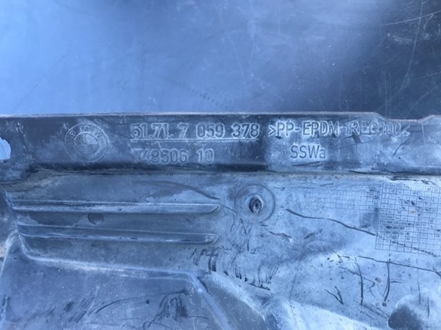 Підкрилок переднього крила, правий задній 51717059378 BMW