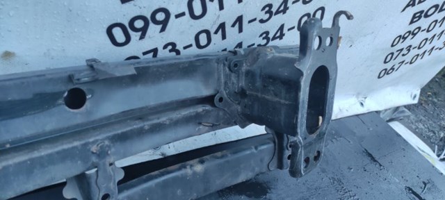 Кронштейн підсилювача переднього бампера 5211642010 TOYOTA