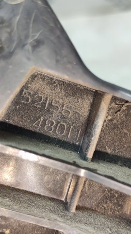 Лівий кронштейн заднього бампера 5215648011 TOYOTA