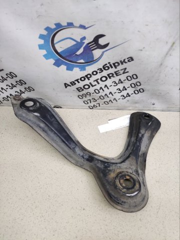 Кронштейн передньої балки 5225842010 TOYOTA