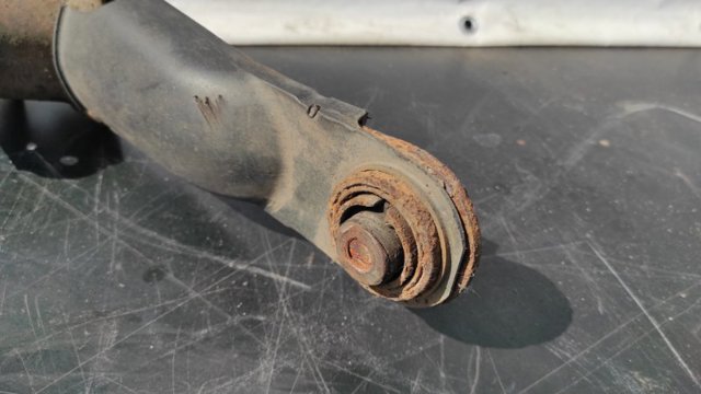 Важіль/тяга задньої підвіски подовжній нижній, лівий 52371SWAA01 HONDA