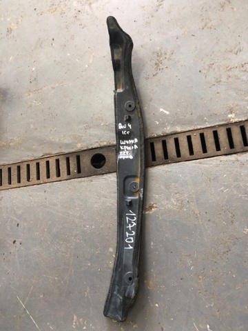 Накладка переднього правого крила 5382742050 TOYOTA