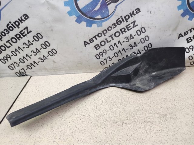 Водостік лобового скла, жабо 538670R051 TOYOTA