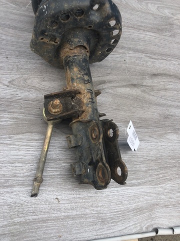Стійка передня права 546612R400 HYUNDAI