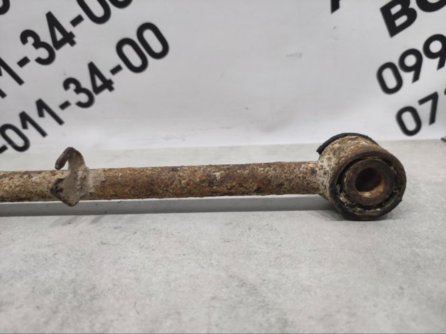 Балансир задній нижній, лівий 551208H505 NISSAN