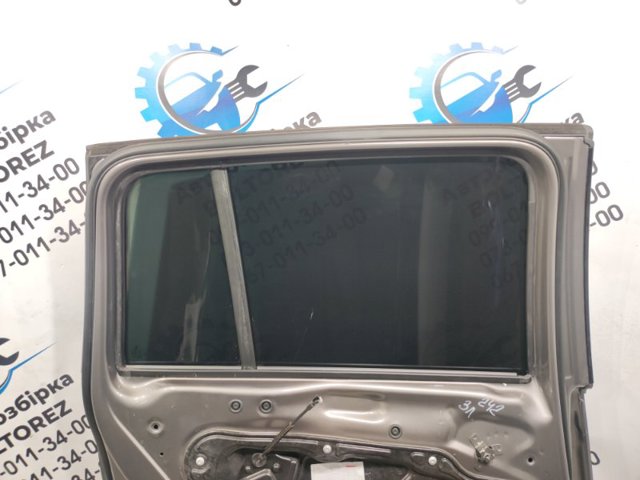 Двері пасажирськи задні ліві 5N0833055A VAG