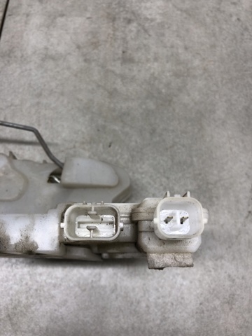 Замок водійських дверей 61031AG031 SUBARU