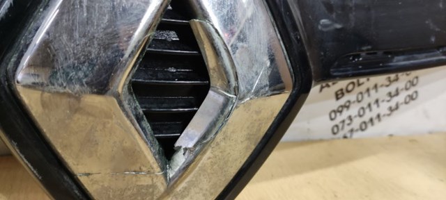 Ободок решітки радіатора 623825400R RENAULT