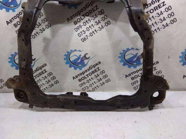 Передня балка 624051F000 HYUNDAI