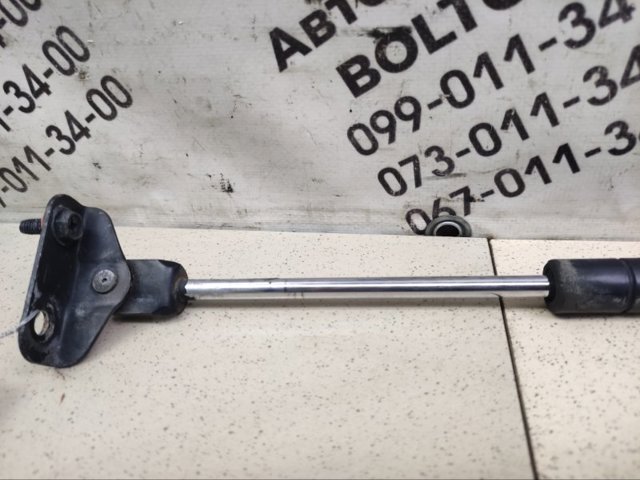 Амортизатор задньої ляди 63269SC010 SUBARU