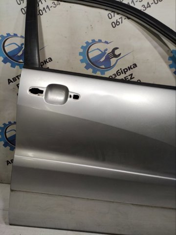 Пасажирські передні двері 6700142080 TOYOTA