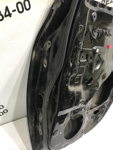 Двері пасажирські задні праві 6700302250 TOYOTA