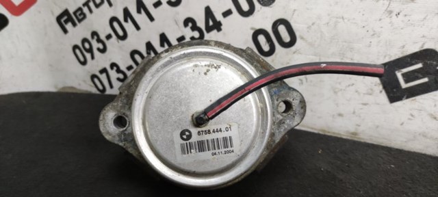 Подушка (опора) двигуна, ліва/права 6758444 BMW