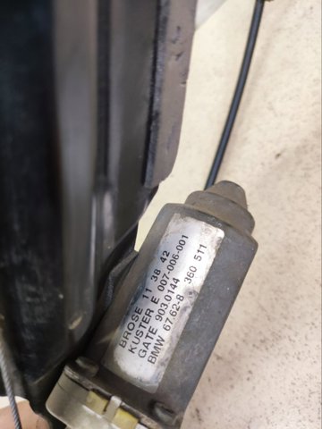 Двигун склопідіймача двері передньої, правої 67628360512 BMW