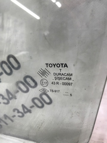 Вікно (передніх дверей) двері 681020F010 TOYOTA
