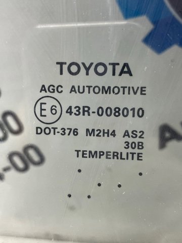 Вікно задніх дверей 6810306300 TOYOTA